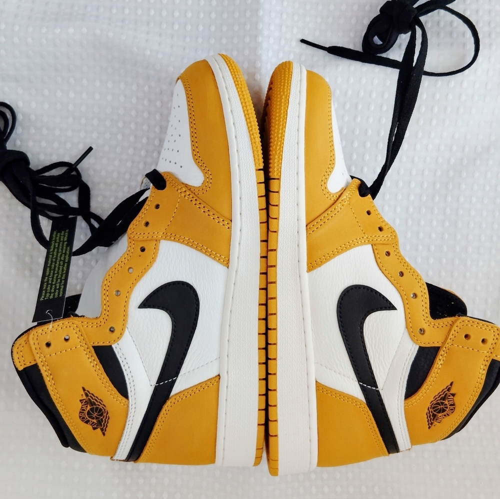 Nike Air Jordan 1 Retro Sneakers OG GS FD 1437 701  Size 7 Youth